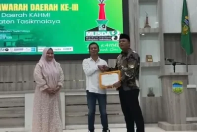 Pendiri KAHMI Kabupaten Tasikmalaya Mendapat Penghargaan Kehormatan